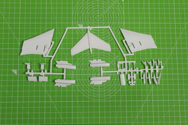 Revell 1144 Scale Boeing 727-100 Germania Main Engines And Rear Wing