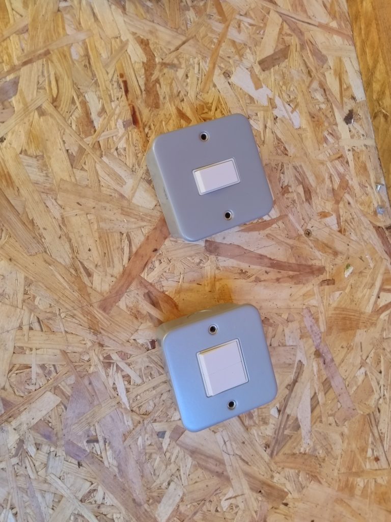 Metal Clad Light Sockets