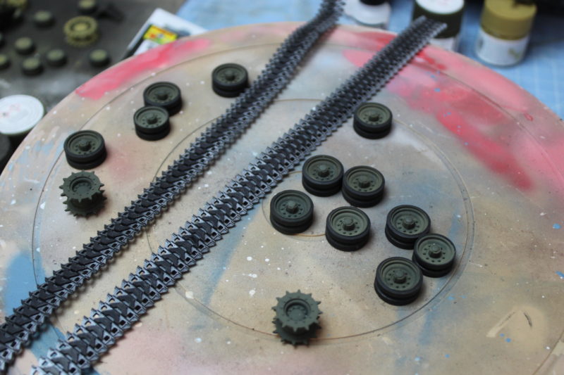 Painting The Tracks And Wheels For The M41 Scale Model Tank