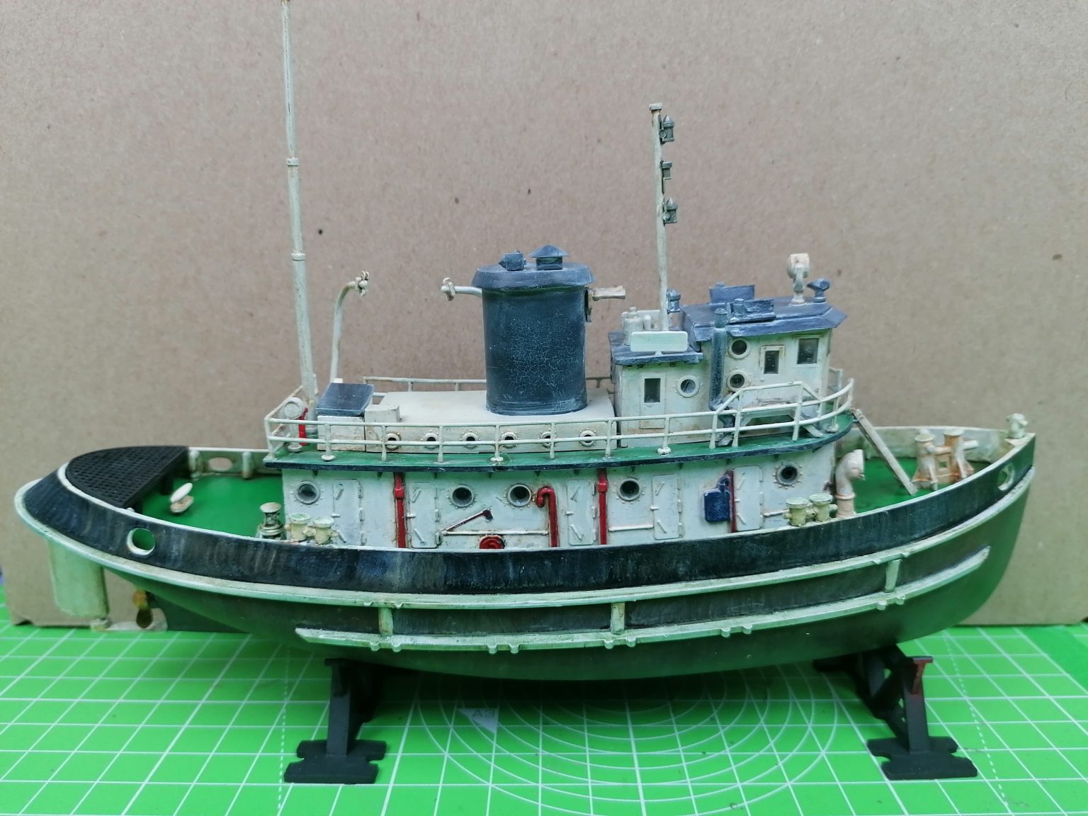 Revell Harbour Tug Boat. Building The 1 108th Scale Model